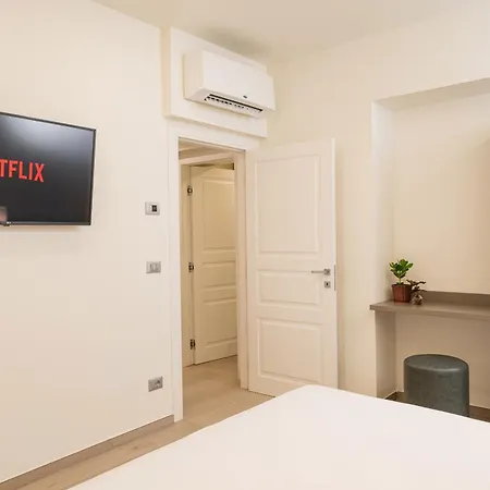 Mamma Mia Holidays - Maggiore Apartment Bolonia
